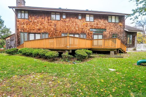 4 Fairhill Rd, Edison NJ 08817-2962 exterior