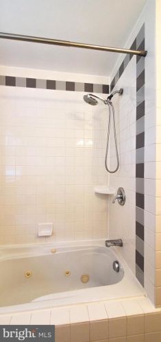 905 1st St, Rockville MD 20850-1444 exterior