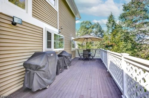 20 Canada Goose Dr, Hackettstown NJ  07840-3105 exterior