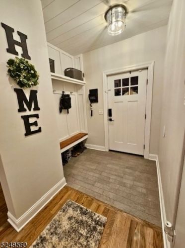 303 Durban Ave, Hopatcong NJ  07843-1214 exterior