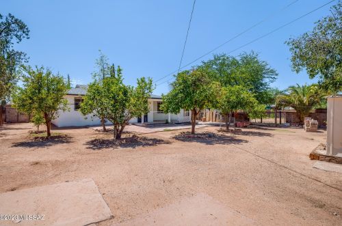 2617 Coconino Vis, Tucson AZ  85713-4002 exterior