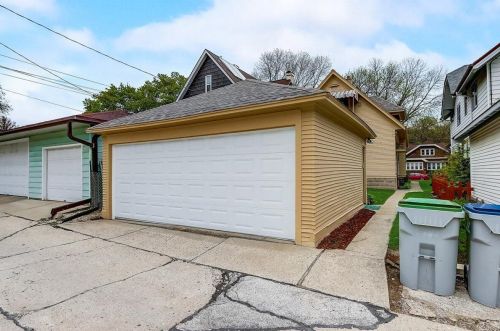 3411 Indiana Ave, Milwaukee WI  53207-3719 exterior