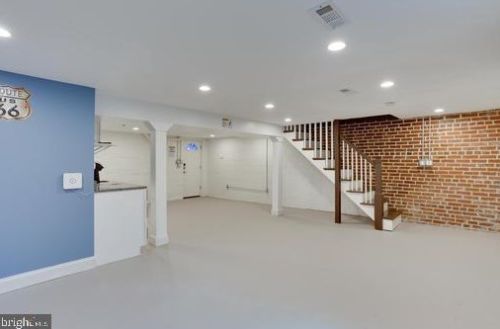 1900 Q St, Washington DC  20009-1008 exterior