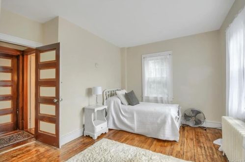 64 Prospect Ave, Valhalla NY 10595-1925 exterior