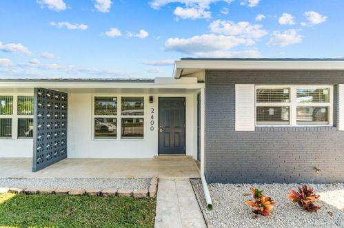 2400 5th Ave, Boca Raton FL  33431-7624 exterior