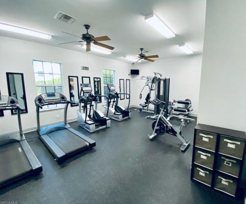 1385 Mariposa Cir, Naples FL 34105-7265 exterior