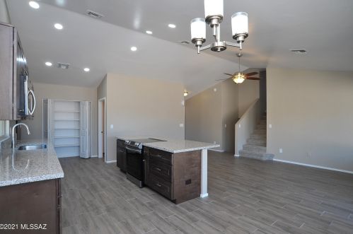 3417 Calle De Ln Bajada, Tucson AZ 85746-8337 exterior