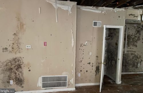 904 Carteret Ave, Trenton NJ 08618-5341 exterior