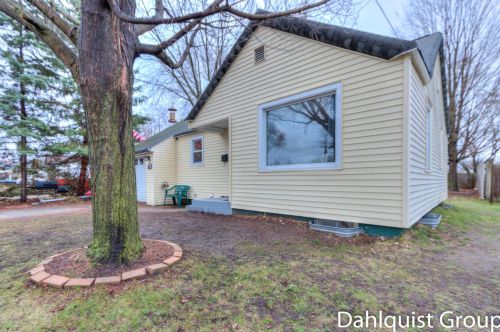 883 Post Rd, Meskegon MI 49441-4045 exterior