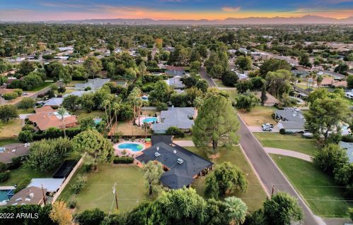 8051 14 Ave, Phoenix AZ 85023-2585 exterior