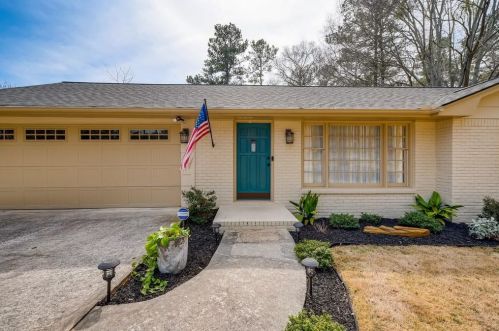 2953 Marlin Dr, Atlanta, GA 30341-5121