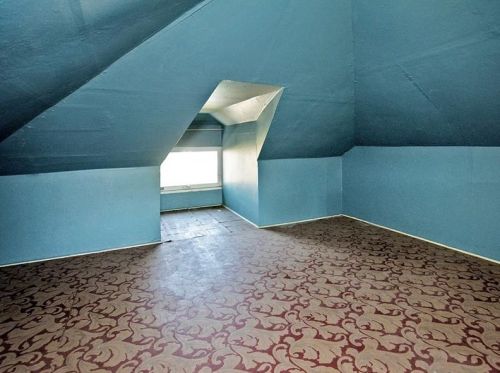 2124 Lloyd Ave, Pittsburgh PA 15218-2250 exterior