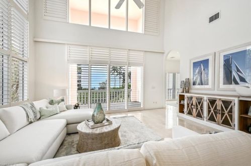 30 Casa Mar Ln, Naples FL 34103-3685 exterior