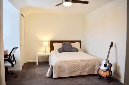 409 Greenhurst Dr, Pittsburgh PA 15243-1919 exterior