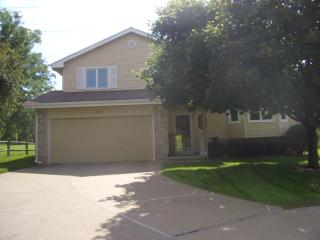 5607 115 Cir, Omaha NE  68137-3692 exterior