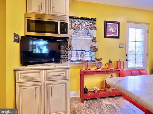 30 6 St, Chester PA 19013-3706 exterior