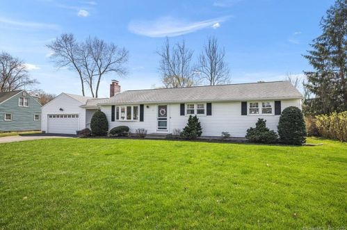 45 Sandpiper Rd, Enfield, CT 06082-5718