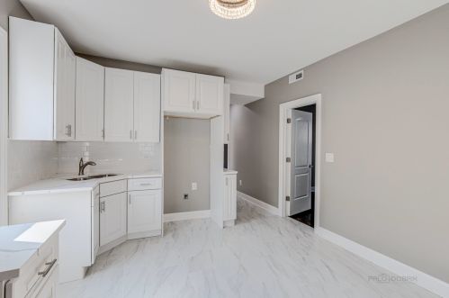 3048 80th St, Chicago IL  60617-1437 exterior