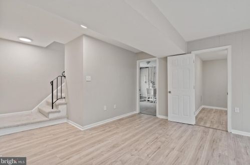 5207 Dover Pl, Alexandria VA 22311-1204 exterior