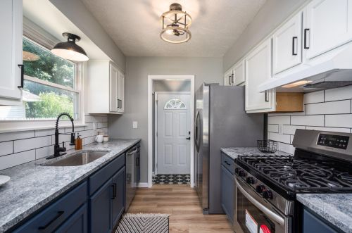 1545 Iowa St, Wyoming MI 49509-3873 exterior