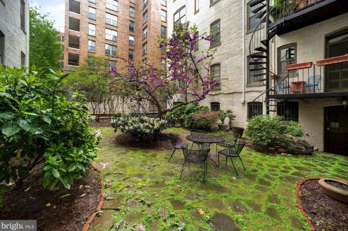 1734 P St, Washington DC  20036-1323 exterior