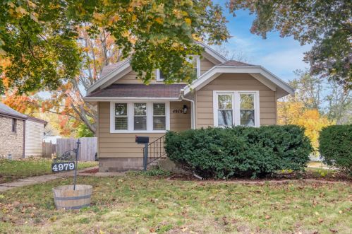 4979 55th St, Milwaukee, WI 53220-5302