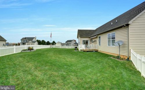 296 Friendly Dr, Hanover PA 17331 exterior