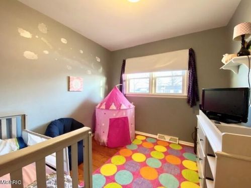 1301 Cavanagh St, Grand Rapids MI 49508-6127 exterior