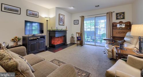 104 Country Pl Dr, Lancaster PA 17601-1775 exterior