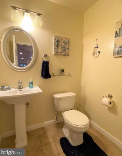 404 47th St, Washington DC  20019-4643 exterior