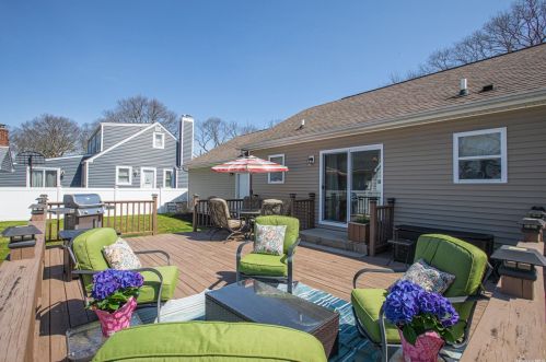 138 Frederick Ave, Babylon NY exterior