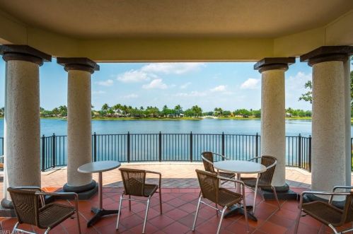 5045 Kingston Way, Naples FL 34119-9542 exterior