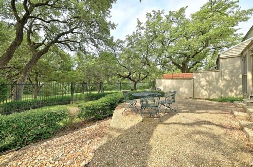 6303 5 Acre Wood St, Austin TX 78746-7125 exterior
