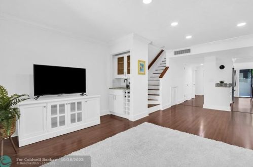 1330 13 St, Boca Raton FL 33486-5323 exterior