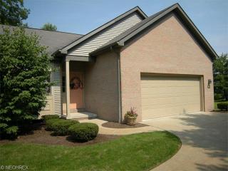 2419 Charing Cross Rd, Canton, OH 44708-1597