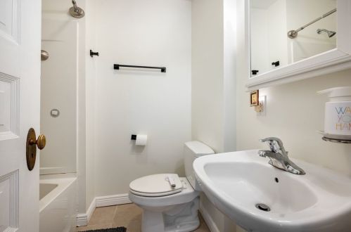 4008 Northminster St, Pittsburgh PA  15212-1622 exterior