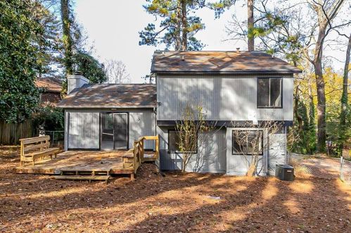 3004 Hidden Lk Dr, Duluth GA 30096-3877 exterior