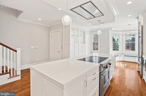 420 3rd St, Washington DC  20003-1930 exterior