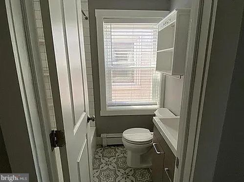 324 18 St, Philadelphia PA 19140-1014 exterior