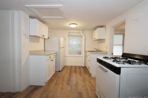 60 Branchville Rd, Ridgefield CT  06877-5013 exterior