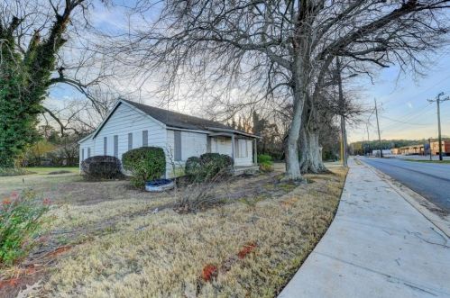 4523 Elmdale Dr, Tucker GA 30084-6565 exterior