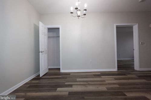 1424 Sierra Dr, Trenton NJ  08619-2071 exterior