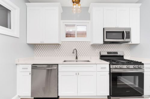 7349 Winchester Ave, Chicago IL 60626-1509 exterior