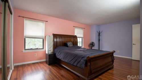 2004 Deerfield Dr, Edison NJ 08820-4418 exterior