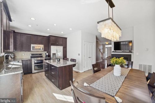 302 Ridgemont Ave, Rockville MD 20850-6061 exterior