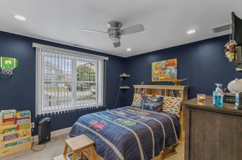 142 Lexington Ave, Providence RI 02904-4413 exterior