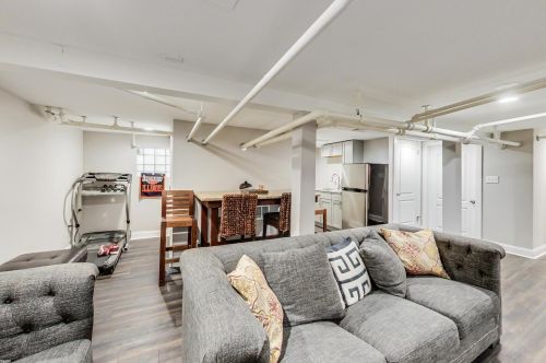 7443 Merrill Ave, Chicago IL  60649-3210 exterior