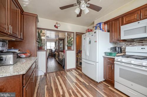 6327 Glenloch St, Philadelphia PA  19135-3203 exterior