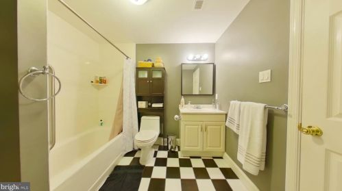 2039 Federal St, Philadelphia PA 19146-2829 exterior