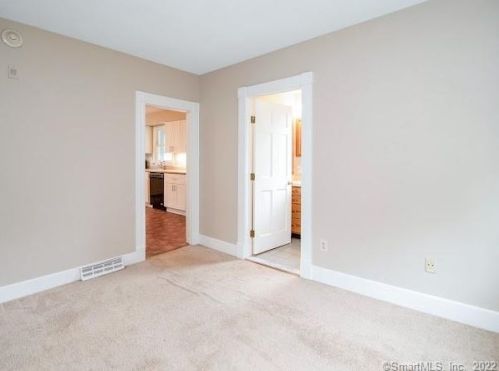 198 Elm St, Wallingford CT 06492-3229 exterior